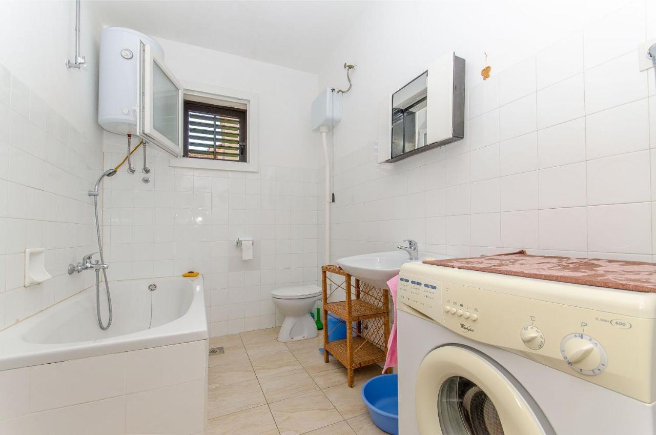 Apartments Kata Supetar Ngoại thất bức ảnh